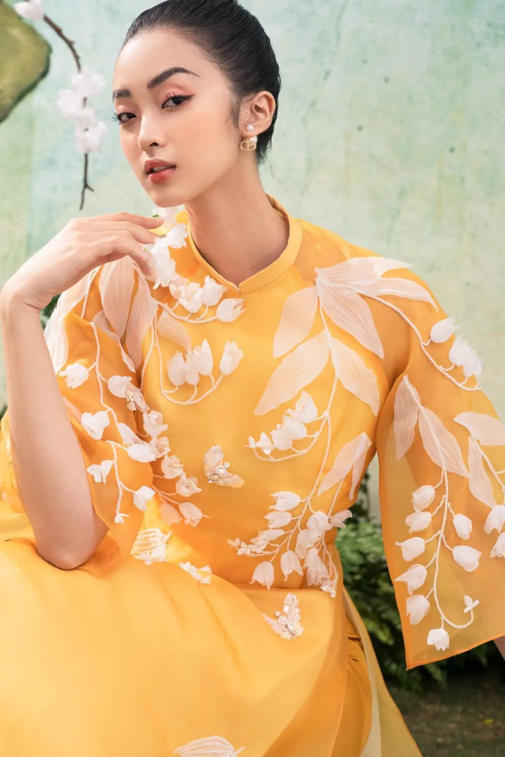 Debra White Floral Ao Dai